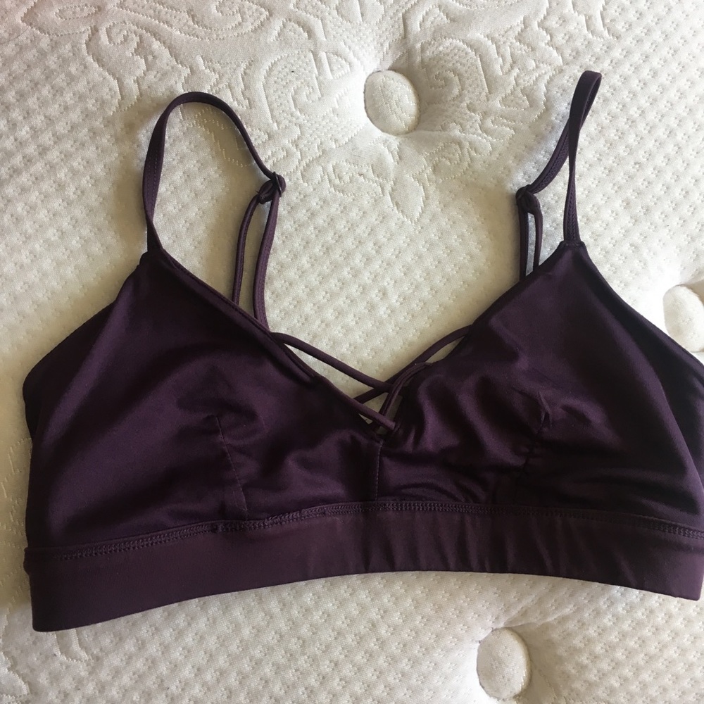 Alo yoga sports bra size S